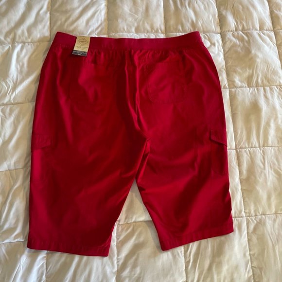 💙 NWT St. John’s Bay Skimmer Capris Red Size 24w - Picture 4 of 8